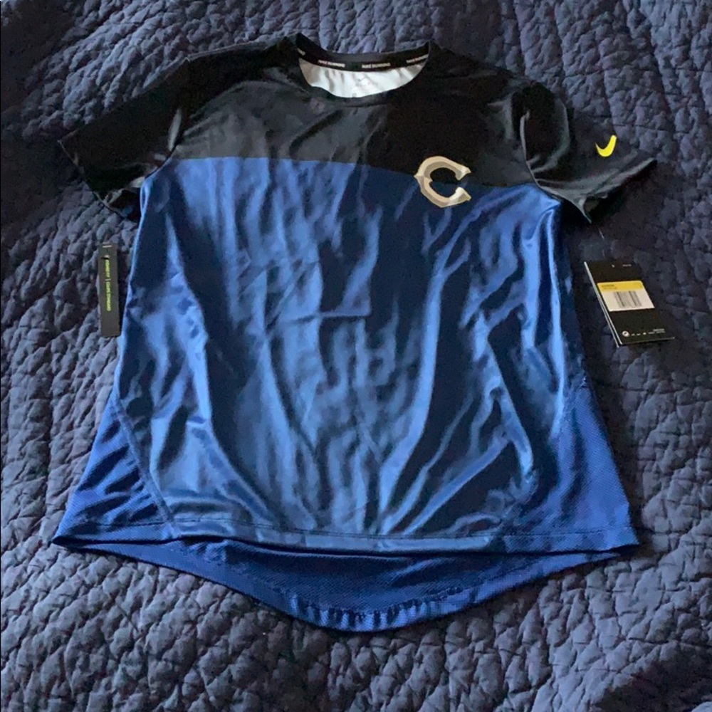 NWT Nike Chicago Marathon Shirt Size Small